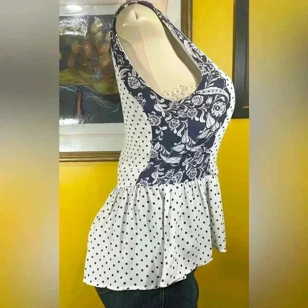 Forever 21 Women’s Size S Sleeveless Polka Dot/ Floral Blue & White Blouse‎ - Picture 2 of 8